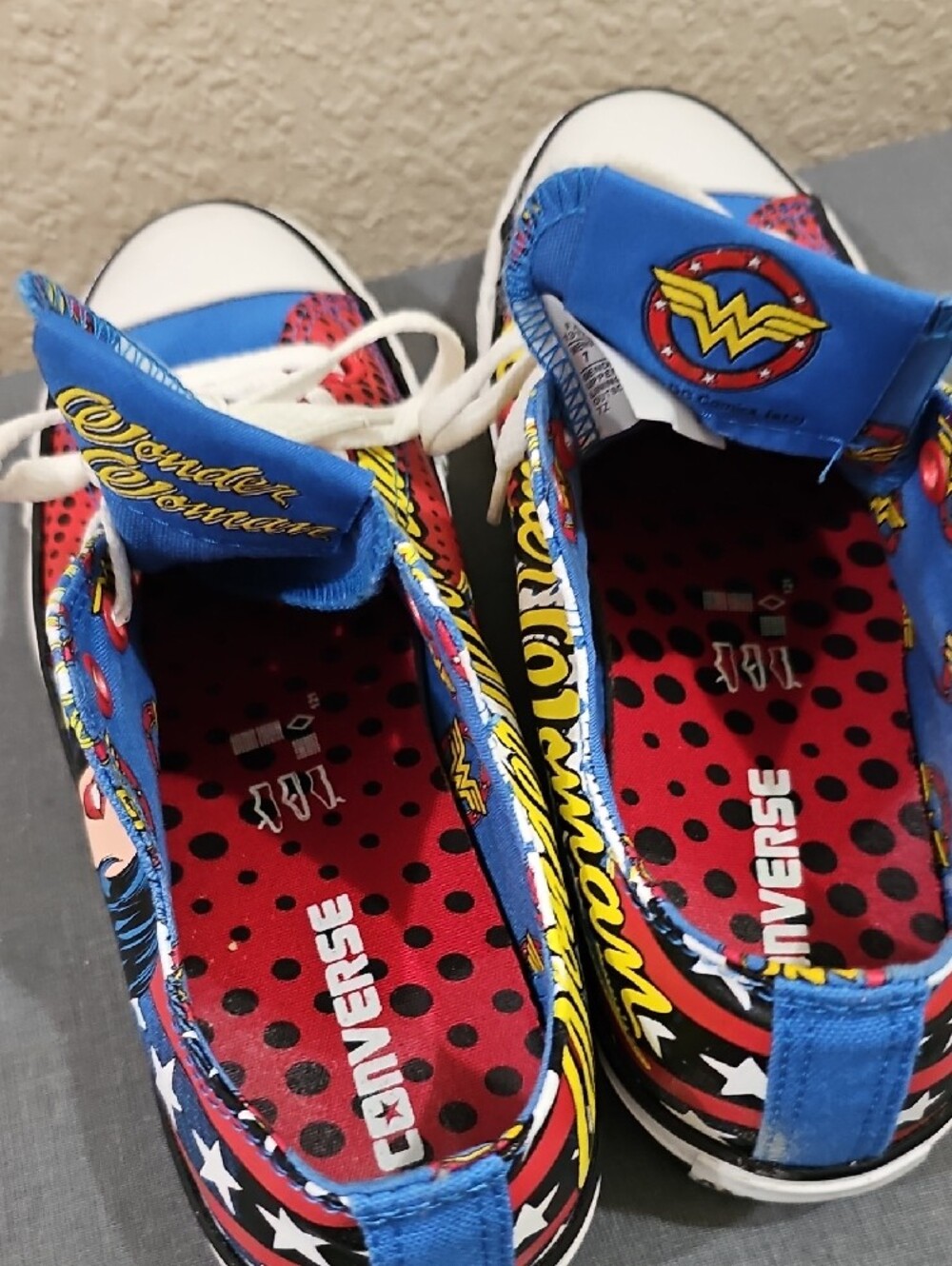 WONDER WOMAN CONVERSE Lace-Up Sneakers in Red, Blue & White Mens 7(Unisex) - Picture 5 of 11
